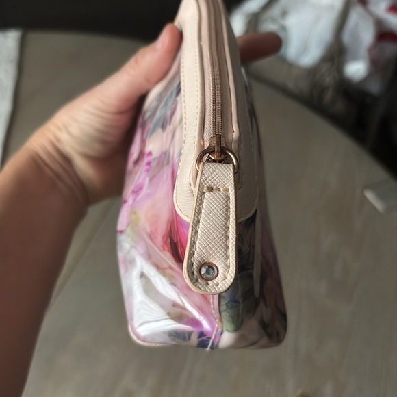 Ted Baker Floral Print small cosme bag - Picture 3 of 6